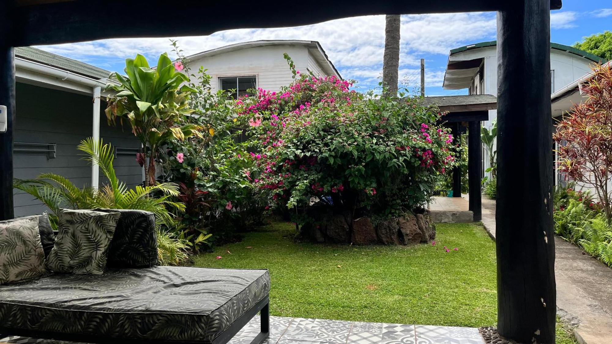 Inaki Uhi Hotel Hanga Roa Exterior photo