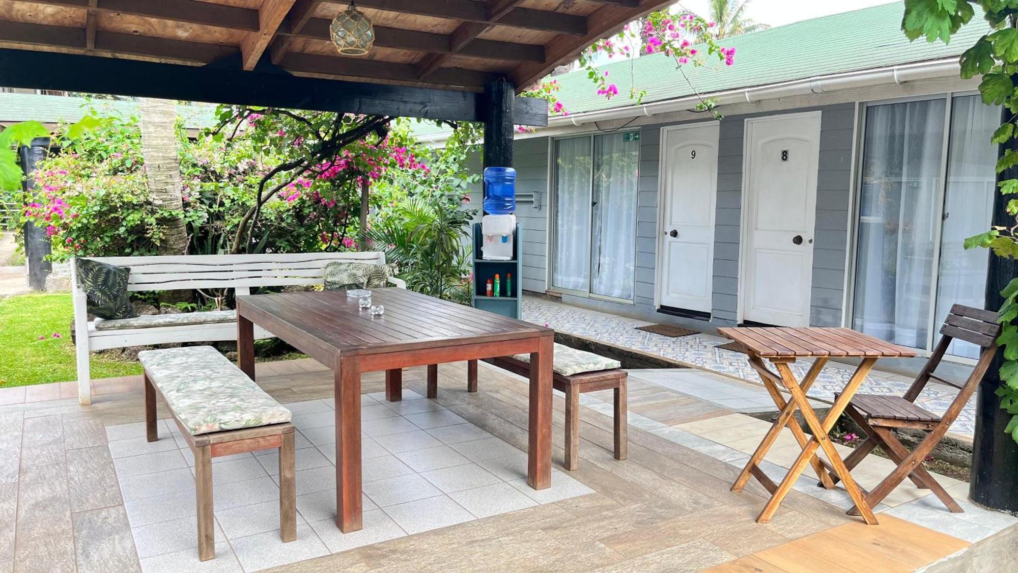 Inaki Uhi Hotel Hanga Roa Exterior photo