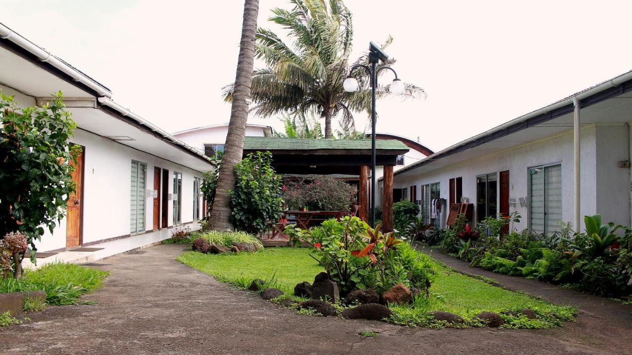 Inaki Uhi Hotel Hanga Roa Exterior photo